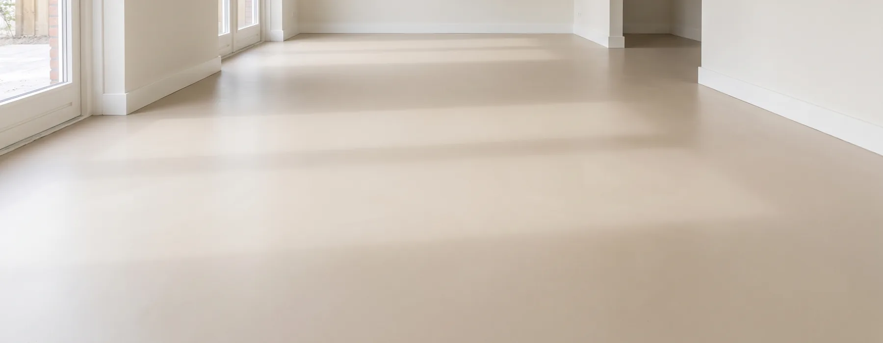 Anhydriet en gipsgebonden Een anhydrietvloer vraagt om een vlakke, goed voorbereide basis voordat je gaat afwerken. Wij van Vloer Egaliseren Service schuren de toplaag, meten vocht en verwijderen stof. Daarna brengen we primer…
