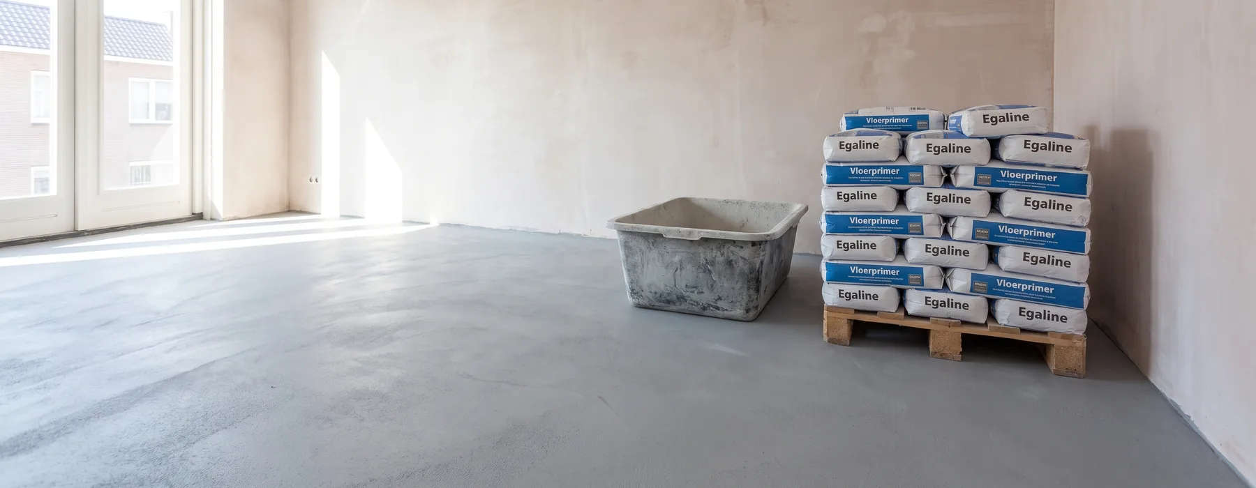 cementdekvloer-egalisatievloer-met-vloerprimer