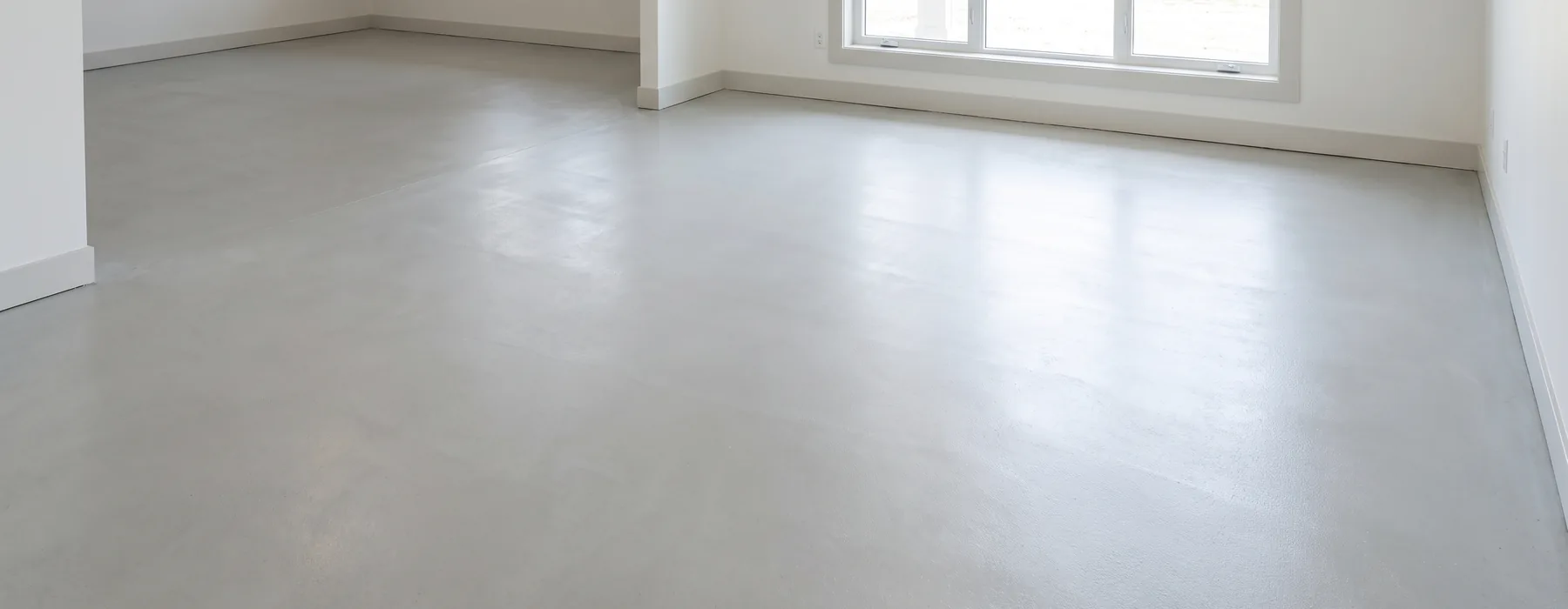 primer-lege-kamer-betonnen-vloer